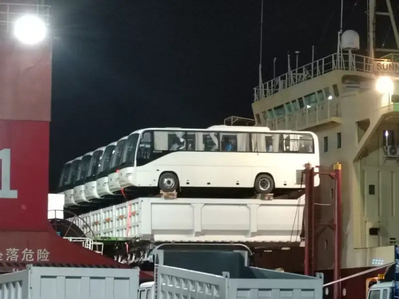 China Honglong Yawasilisha Mabasi ya Ubora ya Juu hadi Burkina Faso, Kuthibitisha Uwezo wa Huduma katika Soko la Afrika Magharibi