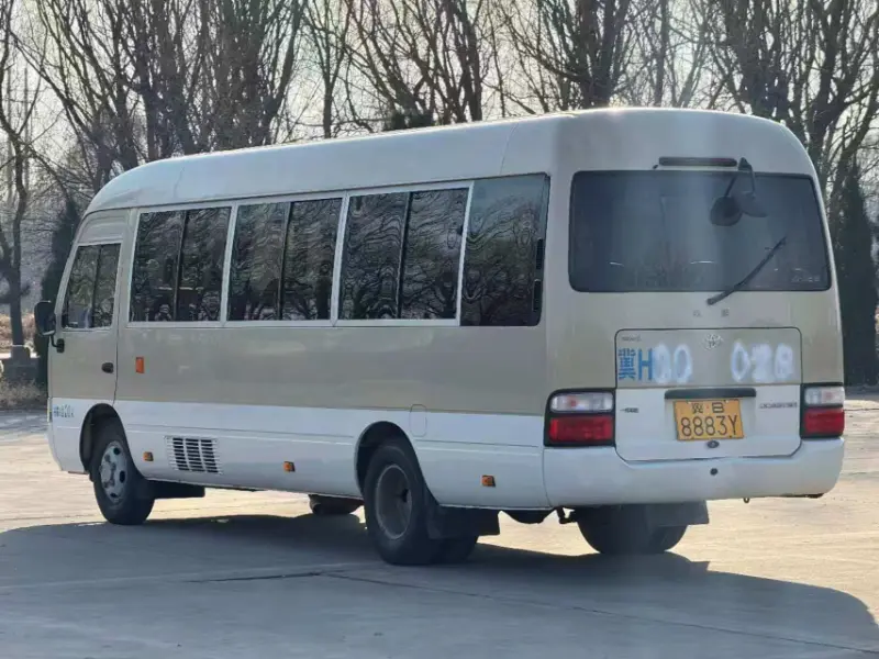 Mabasi ya Abiria Yanayotumika ya China Honglong Yakamilisha Ununuzi wa Kati wa Toyota Coasters 45.