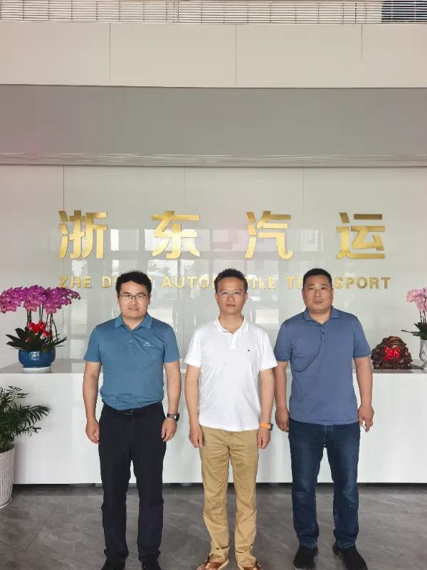 Sasisho la Juni: China Honglong Inauza Mabasi Zilizorekebishwa Hapo awali Katika Miundo Nyingi na Ziara za Tovuti ya Mteja wa Kimataifa Zinaendelea Sawa.